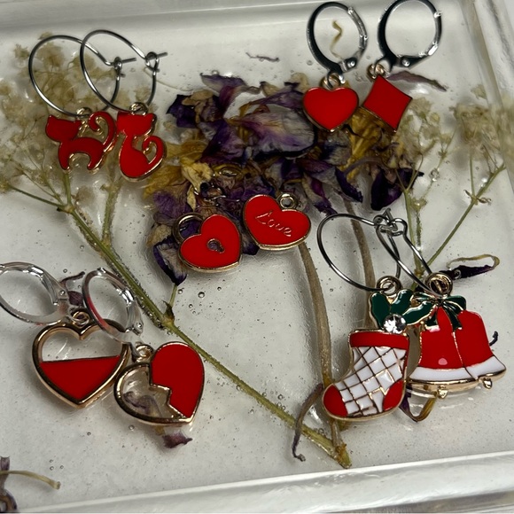 Kawaii Mismatched Earrings (red/pink) - Picture 2 of 6